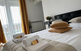 Downtown Studio By Darius Residence